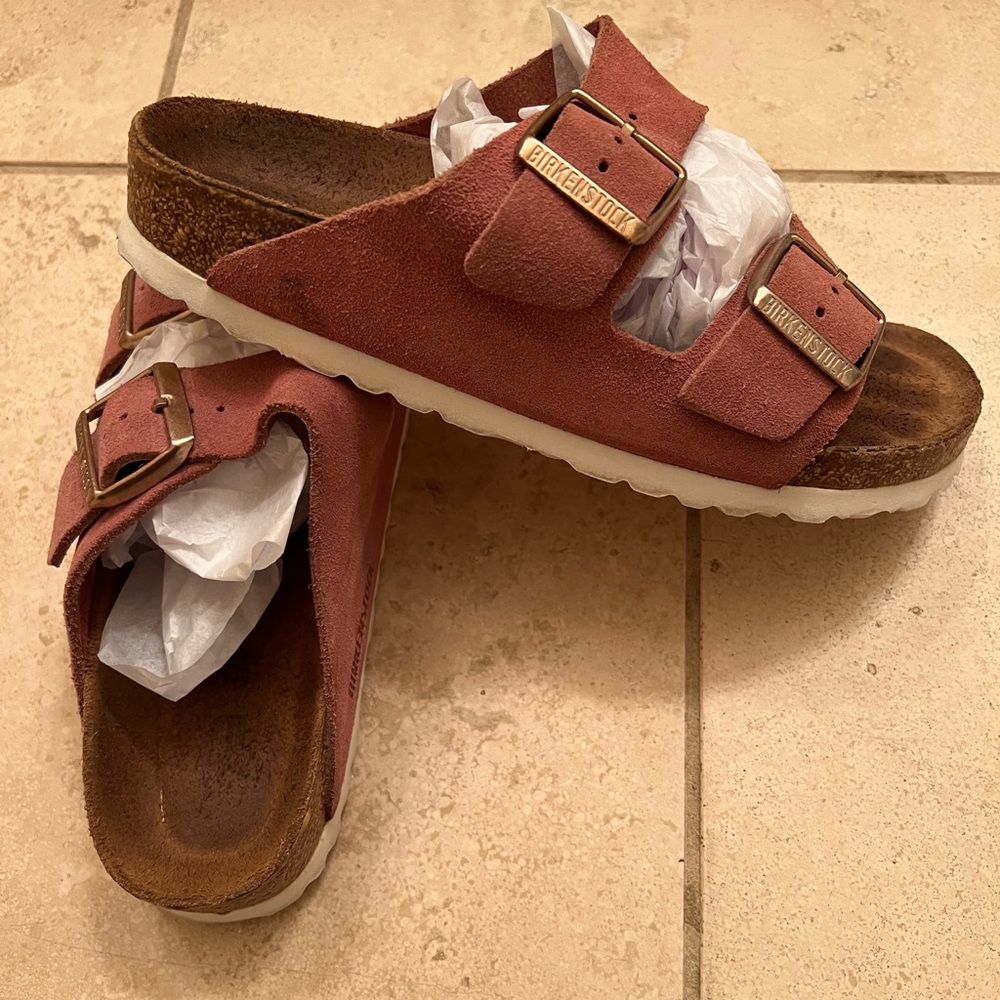 Dusty rose suede Birkenstocks size 37